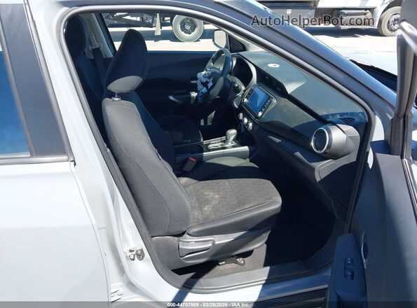 3N1CP5CV7RL568228 2024 NISSAN KICKS Gray წინა სალონის ხედი