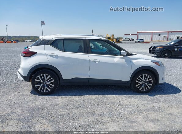 3N1CP5CVXML500658 2021 NISSAN KICKS White Vista interior trasera