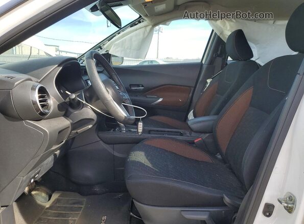 3N1CP5DV3ML472958 2021 NISSAN KICKS White Вид салону спереду