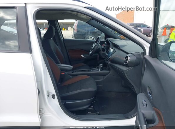 3N1CP5DV3ML515811 2021 NISSAN KICKS White Вид салону спереду