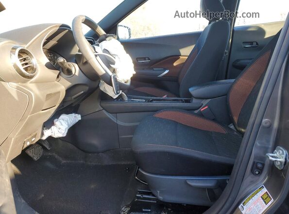 3N1CP5DV3PL547677 2023 NISSAN KICKS Серый Вид салона спереди