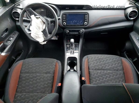 3N1CP5DV3PL547677 2023 NISSAN KICKS Серый Вид панели приборов