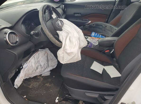 3N1CP5DV9ML528384 2021 NISSAN KICKS White Вид салону спереду