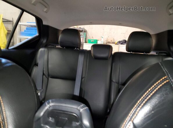 3N1CP5DVXML477039 2021 NISSAN KICKS Красный Вид задних сидений