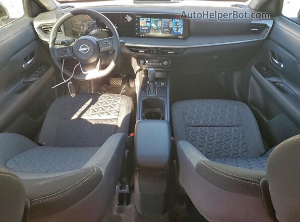 3N8AP6CE4TL306754 2026 NISSAN KICKS White Widok deski rozdzielczej