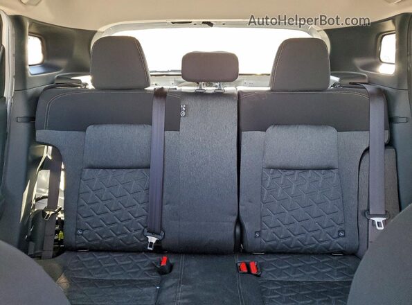 3N8AP6CE4TL306754 2026 NISSAN KICKS White Widok tylnych siedzeń