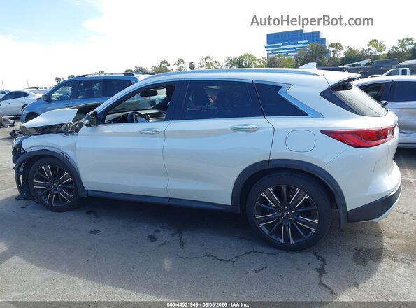 3PCAJ5BA8NF118858 2022 INFINITI QX50 White 360 interior view