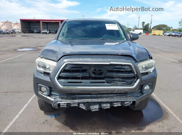 3TMBZ5DNXHM005975 2017 TOYOTA TACOMA Gray Вид панелі приладів