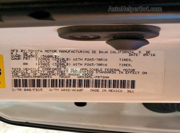 3TMCZ5AN1HM052093 2017 TOYOTA LE White Vista del compartimento del motor