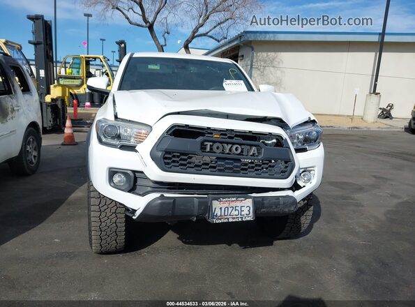 3TMCZ5AN2MM414278 2021 TOYOTA TACOMA White Вид задньої частини салону