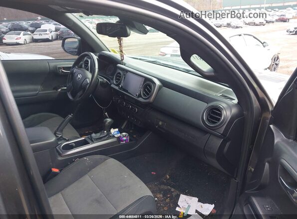 3TMCZ5AN2NM528525 2022 TOYOTA TACOMA 4WD Gray Widok wnętrza z przodu