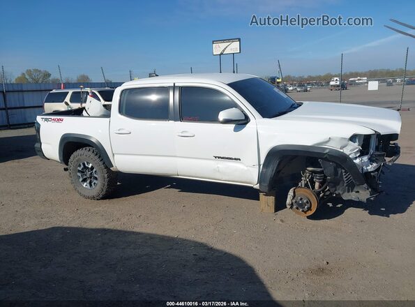 3TMCZ5AN4PM580063 2023 TOYOTA TACOMA White Панорамний вид салону 360°