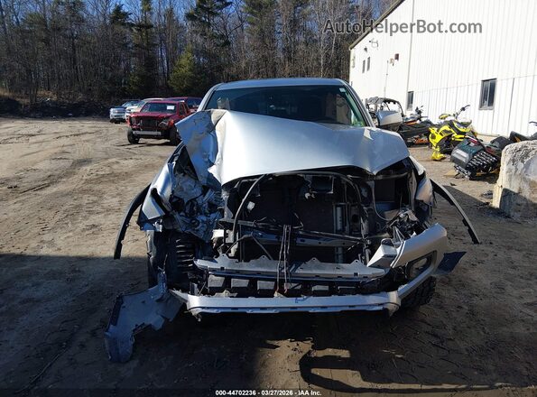 3TMCZ5ANXPM593075 2023 TOYOTA TACOMA Silver Widok z przodu