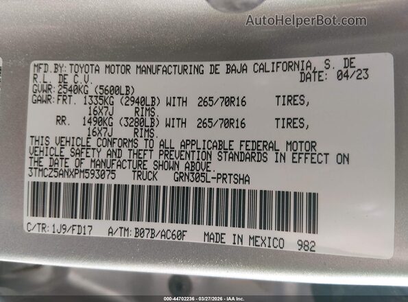 3TMCZ5ANXPM593075 2023 TOYOTA TACOMA Silver Widok komory silnika
