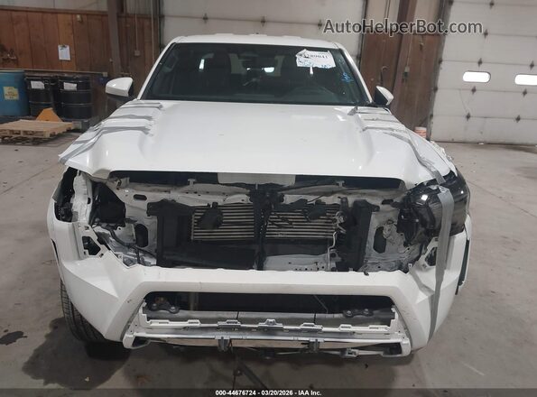3TMKB5FN0RM016843 2024 TOYOTA TACOMA White Widok zestawu wskaźników