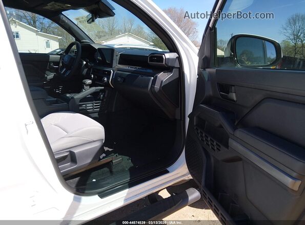 3TMKB5FN5SM045163 2025 TOYOTA TACOMA White წინა სალონის ხედი