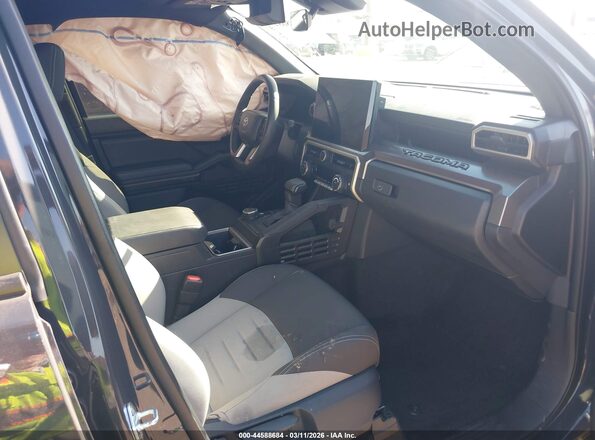 3TMLB5JN4RM065233 2024 TOYOTA TACOMA Серый Вид салона спереди