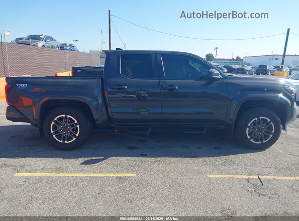 3TMLB5JN4RM065233 2024 TOYOTA TACOMA Серый Вид задней части салона