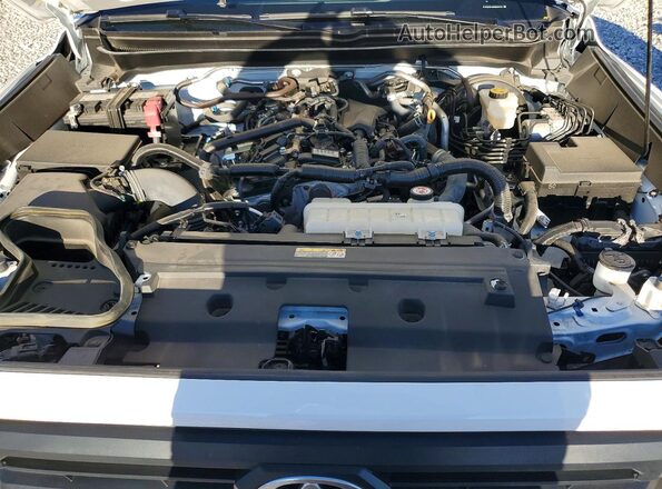 3TMLB5JN8RM004757 2024 TOYOTA TACOMA White Vista interior trasera