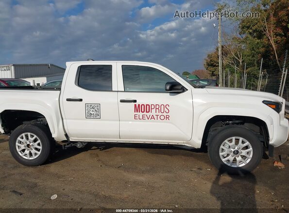 3TYKD5HN4ST038555 2025 TOYOTA TACOMA White Rear interior view