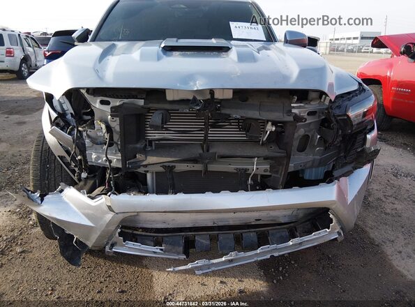 3TYLB5JN4RT012701 2024 TOYOTA TACOMA Silver Widok z przodu