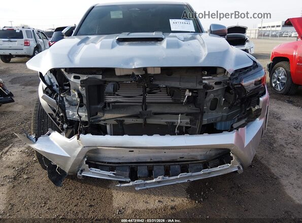 3TYLB5JN4RT012701 2024 TOYOTA TACOMA Silver Widok wnętrza z tyłu