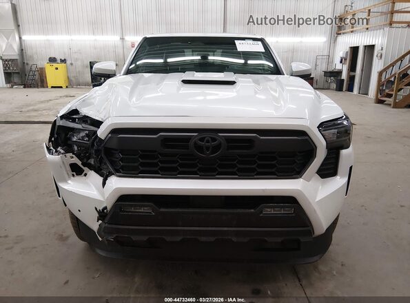 3TYLB5JN8RT047452 2024 TOYOTA TACOMA White Rear interior view