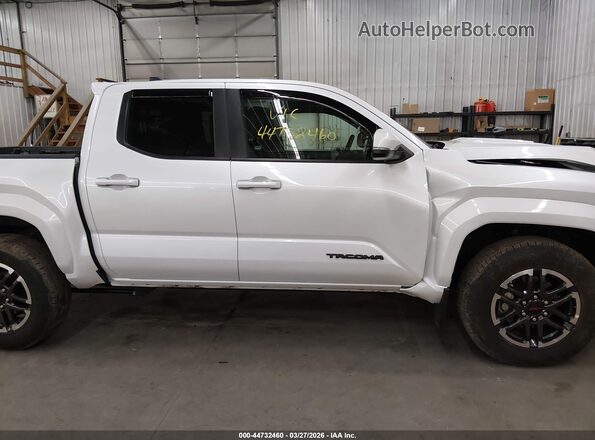 3TYLB5JN8RT047452 2024 TOYOTA TACOMA White 360 interior view