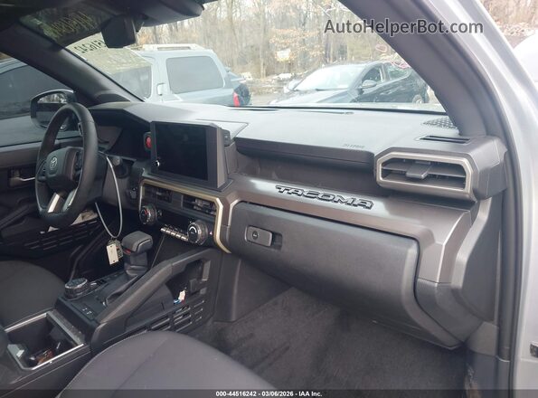 3TYLC5LN2RT002159 2024 TOYOTA TACOMA HYBRID White Սալոնի դիմացի տեսք
