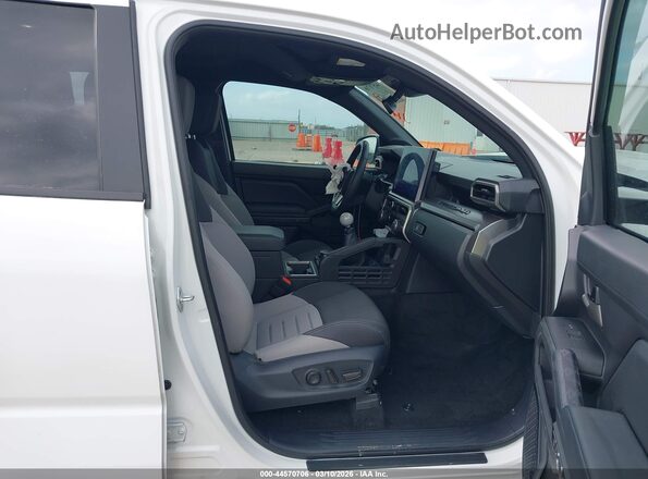 3TYLE5JN3RT002135 2024 TOYOTA TACOMA White Front interior view