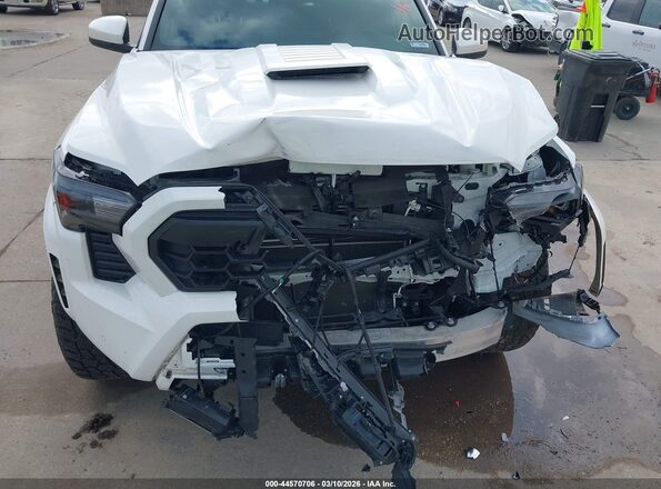 3TYLE5JN3RT002135 2024 TOYOTA TACOMA White Front view