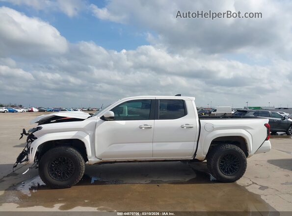 3TYLE5JN3RT002135 2024 TOYOTA TACOMA White Rear interior view