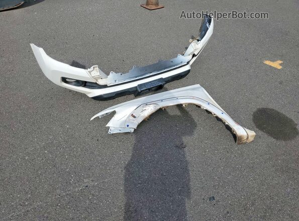3TYSZ5AN0MT013893 2021 TOYOTA TACOMA White Вид підкапотного простору