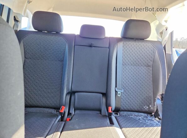 3VV0B7AX2MM076290 2021 VOLKSWAGEN TIGUAN White Rear seats view