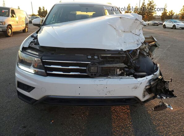 3VV1B7AX0MM012009 2021 VOLKSWAGEN TIGUAN White Vista interior trasera