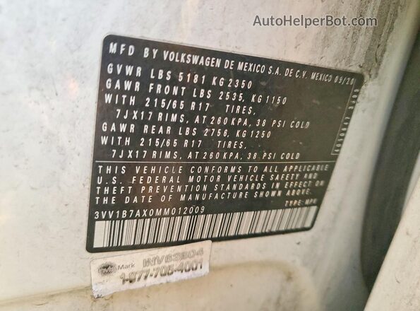 3VV1B7AX0MM012009 2021 VOLKSWAGEN TIGUAN White Vista del compartimento del motor