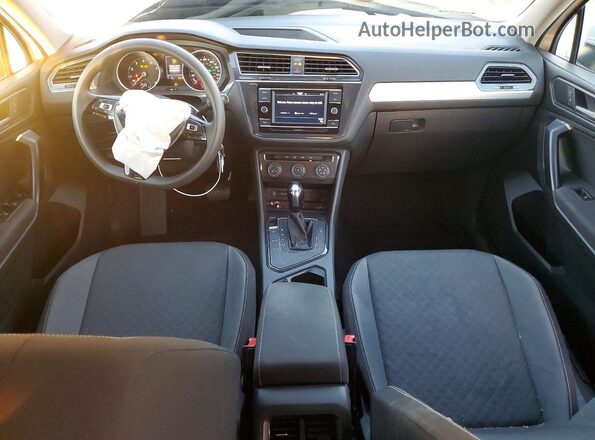 3VV1B7AX0MM012009 2021 VOLKSWAGEN TIGUAN White Vista del salpicadero