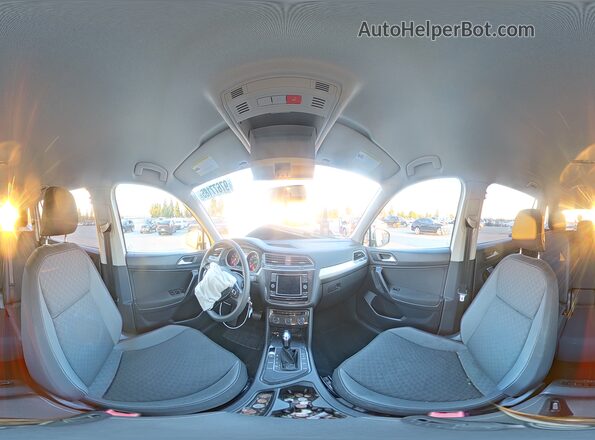 3VV1B7AX0MM012009 2021 VOLKSWAGEN TIGUAN White Vista de la etiqueta del VIN