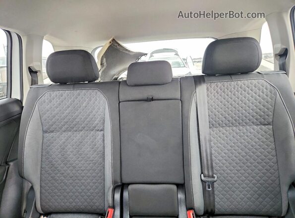 3VV1B7AX4MM145145 2021 VOLKSWAGEN TIGUAN White Հետևի նստատեղերի տեսք