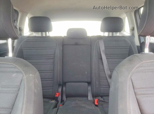 3VV1B7AX4NM009602 2022 VOLKSWAGEN TIGUAN Gray Rear seats view