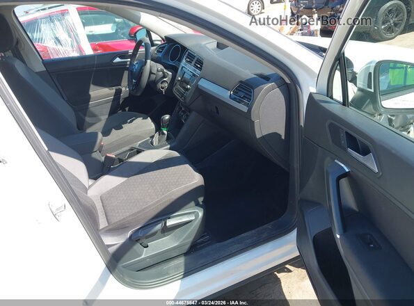 3VV1B7AX6LM110041 2020 VOLKSWAGEN TIGUAN White Vista interior delantera