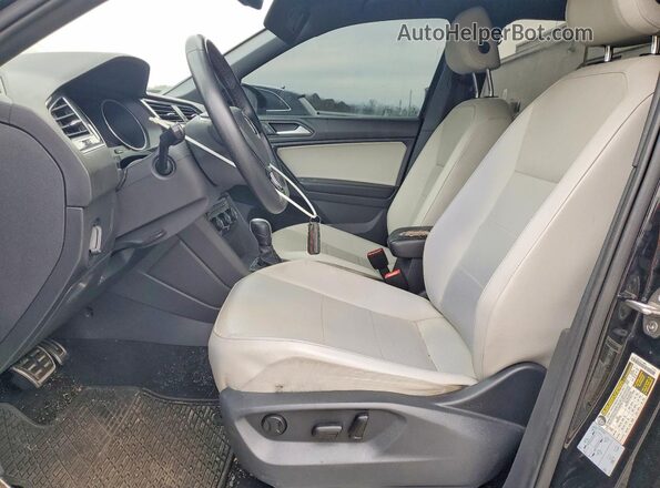 3VV2B7AX2MM113105 2021 VOLKSWAGEN TIGUAN Black Front interior view