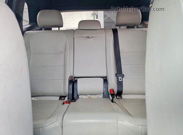 3VV2B7AX2MM113105 2021 VOLKSWAGEN TIGUAN Black Rear seats view