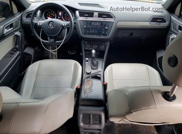 3VV2B7AX2MM113105 2021 VOLKSWAGEN TIGUAN Black Dashboard view