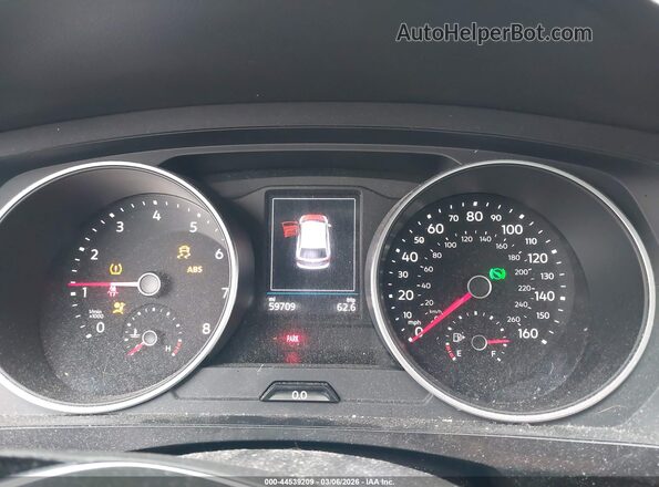3VV2B7AX2MM128218 2021 VOLKSWAGEN TIGUAN White Widok tylnych siedzeń