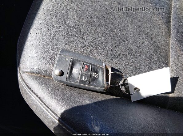 3VV2B7AX4MM043154 2021 VOLKSWAGEN TIGUAN White Առջևի վահանակի տեսք