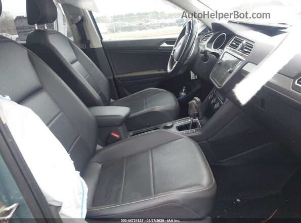 3VV2B7AX4MM128804 2021 VOLKSWAGEN TIGUAN Blue Вид салону спереду