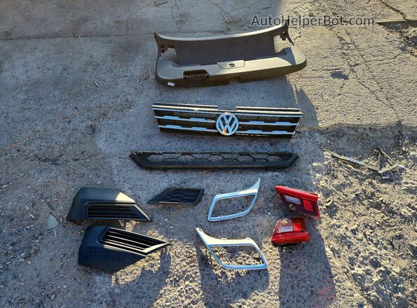 3VV2B7AX5KM134012 2019 VOLKSWAGEN TIGUAN Gray 