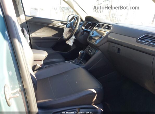 3VV2B7AX6LM030324 2020 VOLKSWAGEN TIGUAN Green Widok wnętrza z przodu