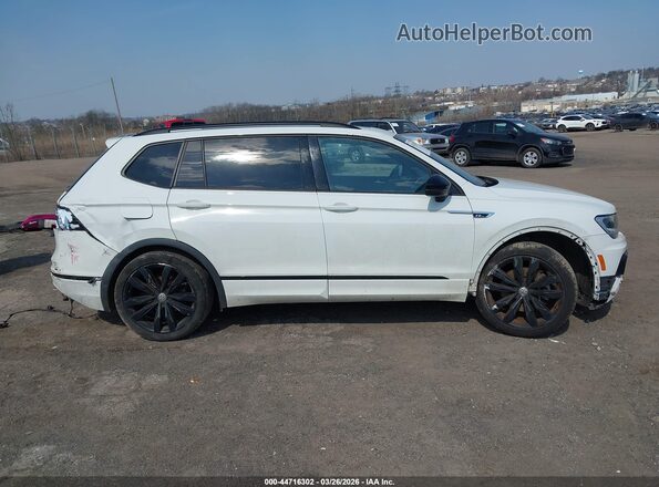 3VV2B7AX7MM069585 2021 VOLKSWAGEN TIGUAN White Rear interior view